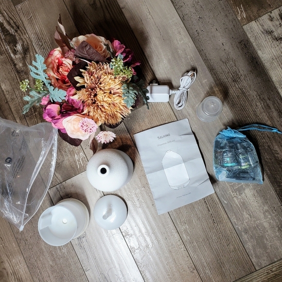 Salking Ultrasonic Diffuser and 6pc artnaturals Essential Oils Bundle EUC - Picture 10 of 14